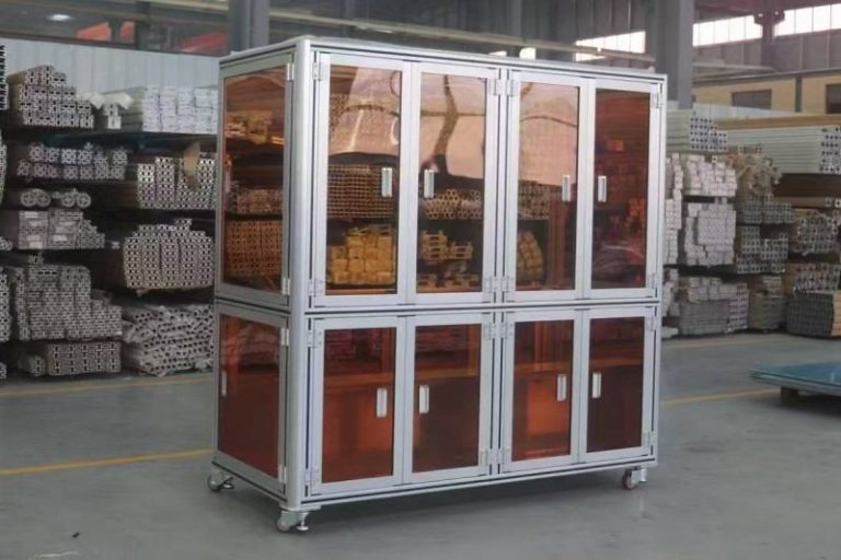 Partitions and equipment protection (6)